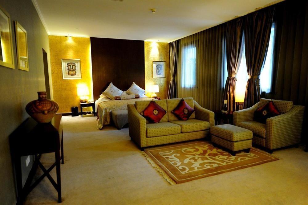 Yun-Zen Jinling World Trade Plaza Hotel Shijiazhuang Dış mekan fotoğraf
